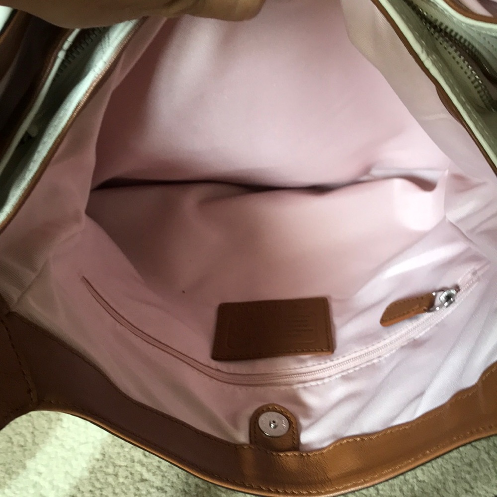 Coach purse - Picture 4 of 8